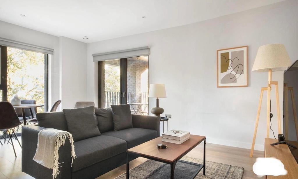 33 Ufford Street, London, SE1 8FF